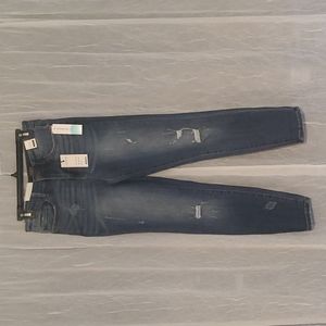NWT Mid Rise Distressed Jean, Judy Blue, Size 8/29